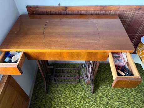 Minerva stary sici stroj - retro,