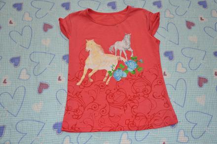 Triko tričko s koníky, 116