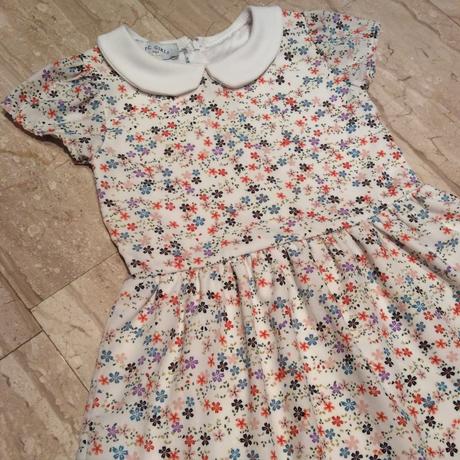 Slavnostní šaty s drobnými kvítky, 110