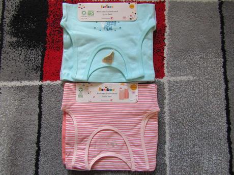 Tílka pro holku vel.110/116 nové -zn.kunibo, kuniboo,110 / 116