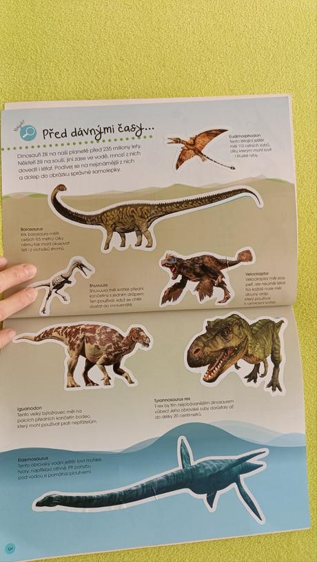 Samolepková knížka dinosauři, 