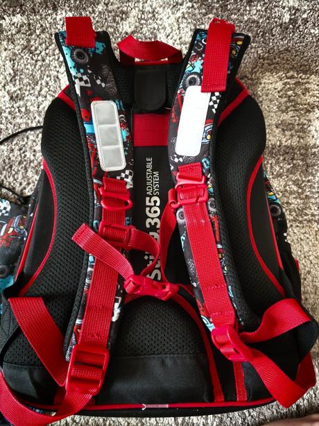 Školní ergonomicky batoh,