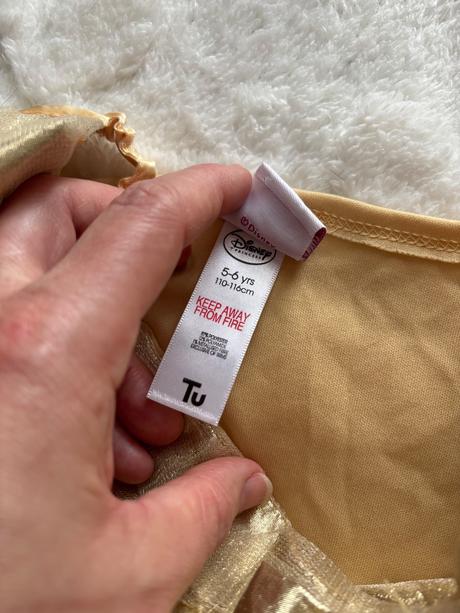 St1/kostým delux kras. bell- v.5/6 let zn. disney,