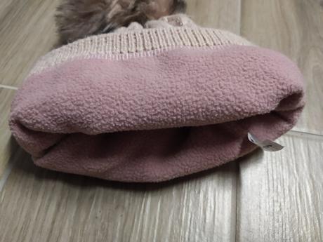 Růžová čepice, 140