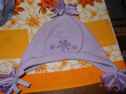 Dívčí čepice, tu,92