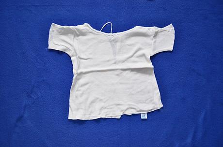 Kojenecká košilka, 56