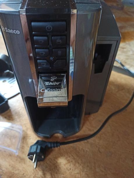 Automatický kávovar tchibo,