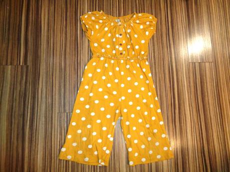 Hořčicově žlutí letní overal s puntíky, tu,104