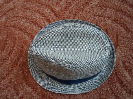 Modrý klobouk, c&a,128