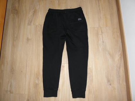 Chlapecké černé tepláky zn. reserved vel.146/152, reserved,146