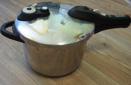 Tlakový hrnec, tlakáč , papiňák tefal,