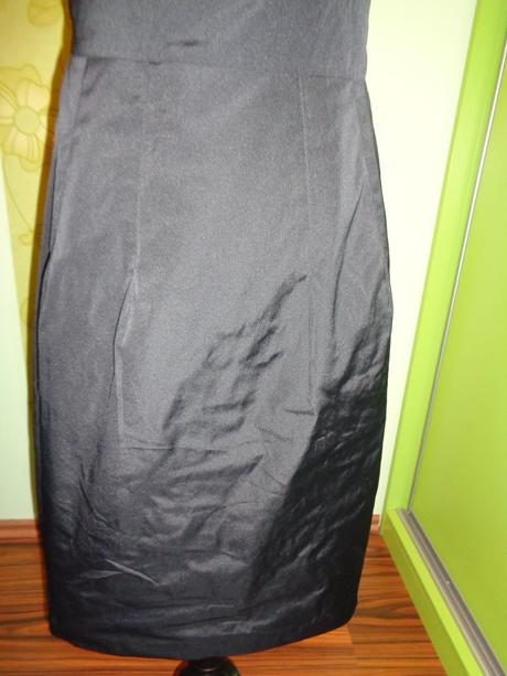 Luxusní černé lesklé společenské šaty marc aurel, 34