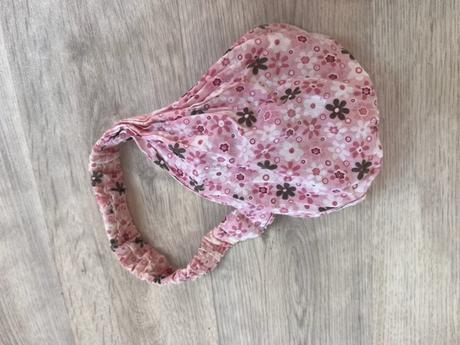 Šátek na hlavu, 122