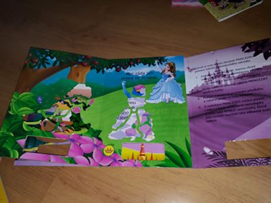Zábavná kniha šablon se samolepkami - princezna,