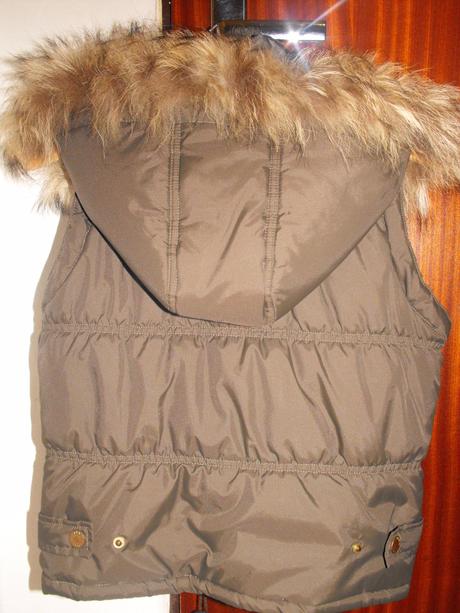 Krátka zateplená vesta s kapucňou, 164