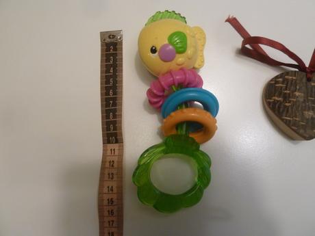 Plastové chrastítko, kousátko s rybou fisher price,
