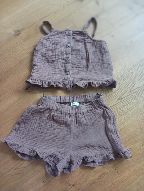 Letní set č.140 tílko +kraťasy, c&a,140