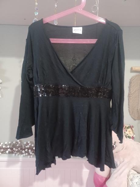 Černá tunika s flitry, 152