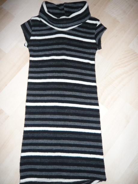 Úpletové pružné šaty s rolákem, 152