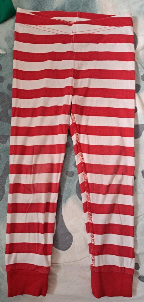 Vánoční pyžamo, 98