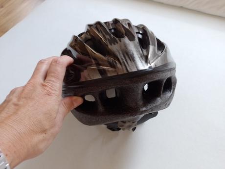 Cyklistická helma, l