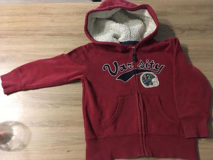 Mikina s kapucí, 104