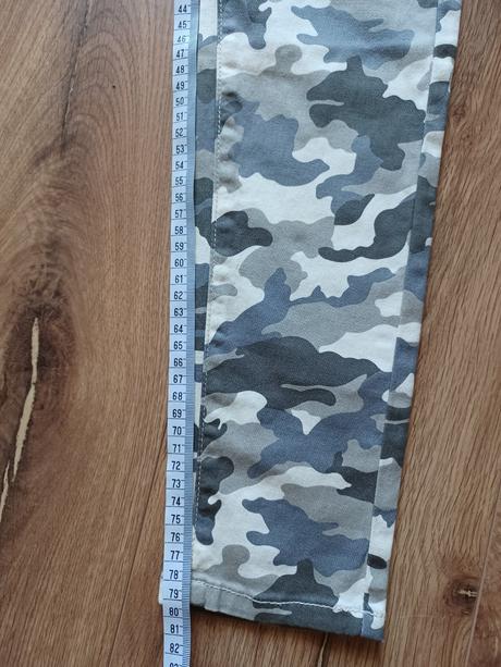 Skiny kalhoty maskáčového vzhledu, 36