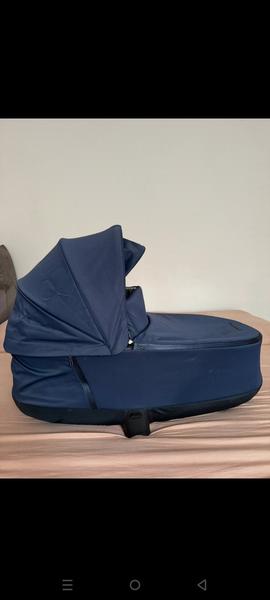 Cybex podvozek a korba: Potřebuji adaptéry pro spojení?