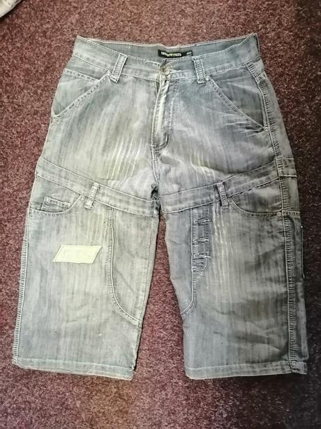 Kraťasy, green trees,30