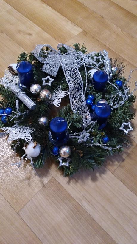 Vánoční věnec + ozdoby, 