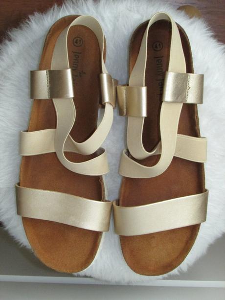 Páskové sandály, 41