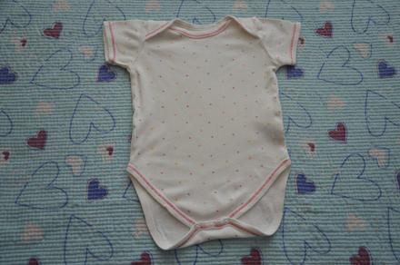 bílé body s hvězdičkami a srdíčky, kids,86