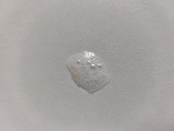 Je to krev ve slinách?