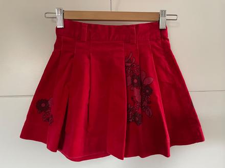 Sametová sukýnka, exe,110