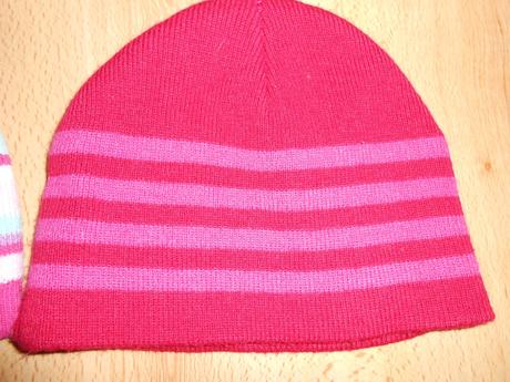 Čepička proužkovaná - již jen červená, 86