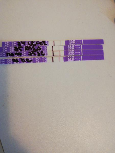 Slabá čárka na testu