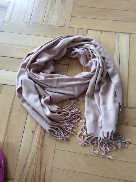 Béžová pashmina,