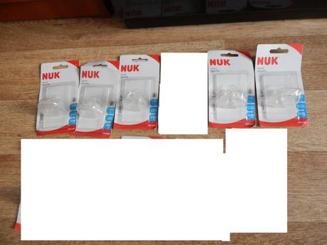Různé dětské kojenecké věci, nuk