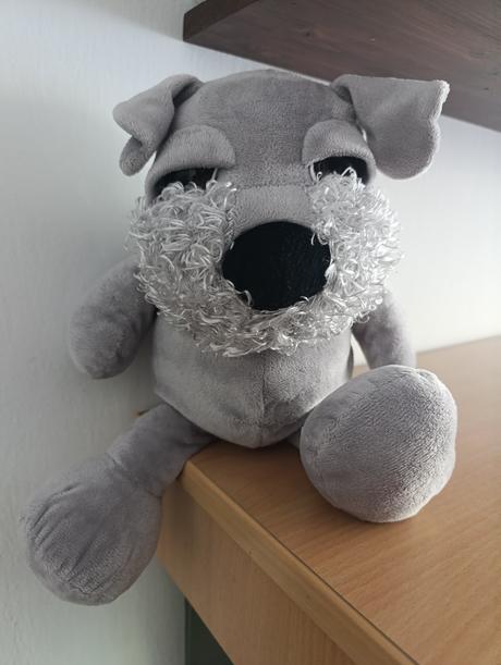 Plyšák šedý pes, 