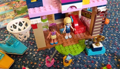 Lego friends 10763 - stephanie's lakeside house., 