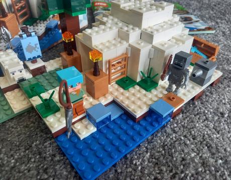 Lego minecraft 21142 - the polar igloo.,