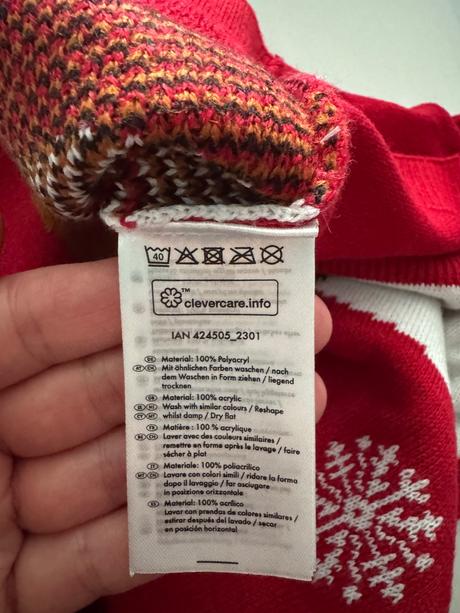 Vánoční svetr, 140