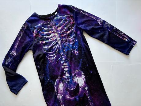 An7/ kostym kostlivka s kamínky - v.7/8 let,