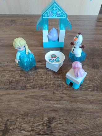 Lego duplo odpolední čaj u elzy a olafa,