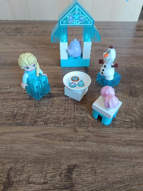 Lego duplo odpolední čaj u elzy a olafa,