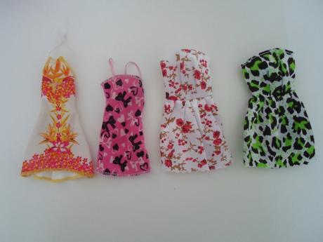 Šaty pro barbie 4ks, 