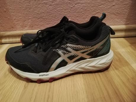 Tenisky dívčí vel. 38., 38