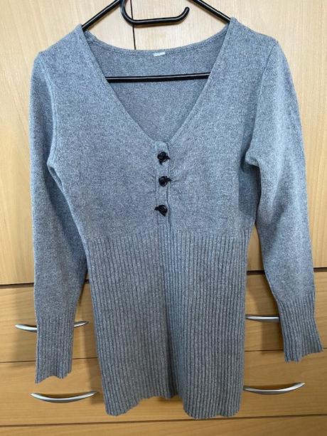 Šedý dámský svetr, m