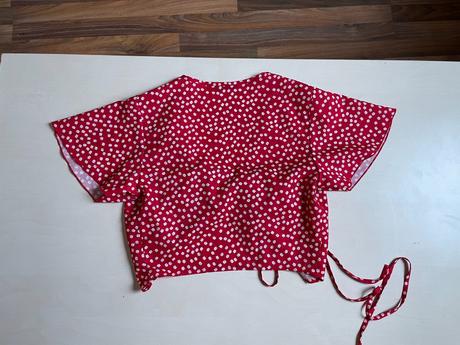 Zavinovací crop top, nenošený, vel s možná xs/s, s, xs
