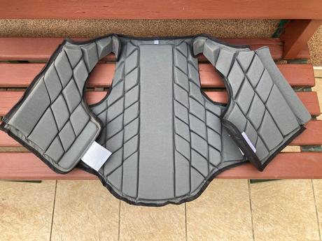 Dětská ochranná jezdecká vesta,